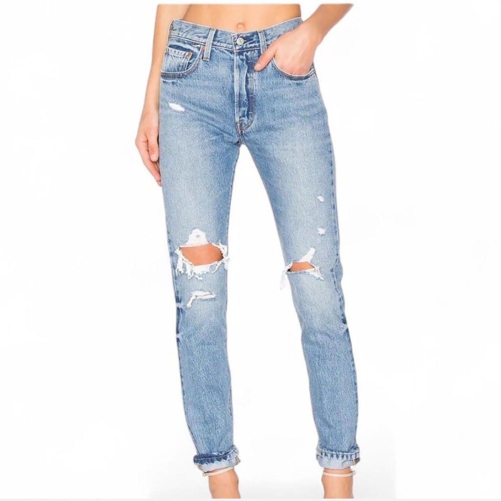 Levi’s 501 Distressed Light Wash 29 W 30 L